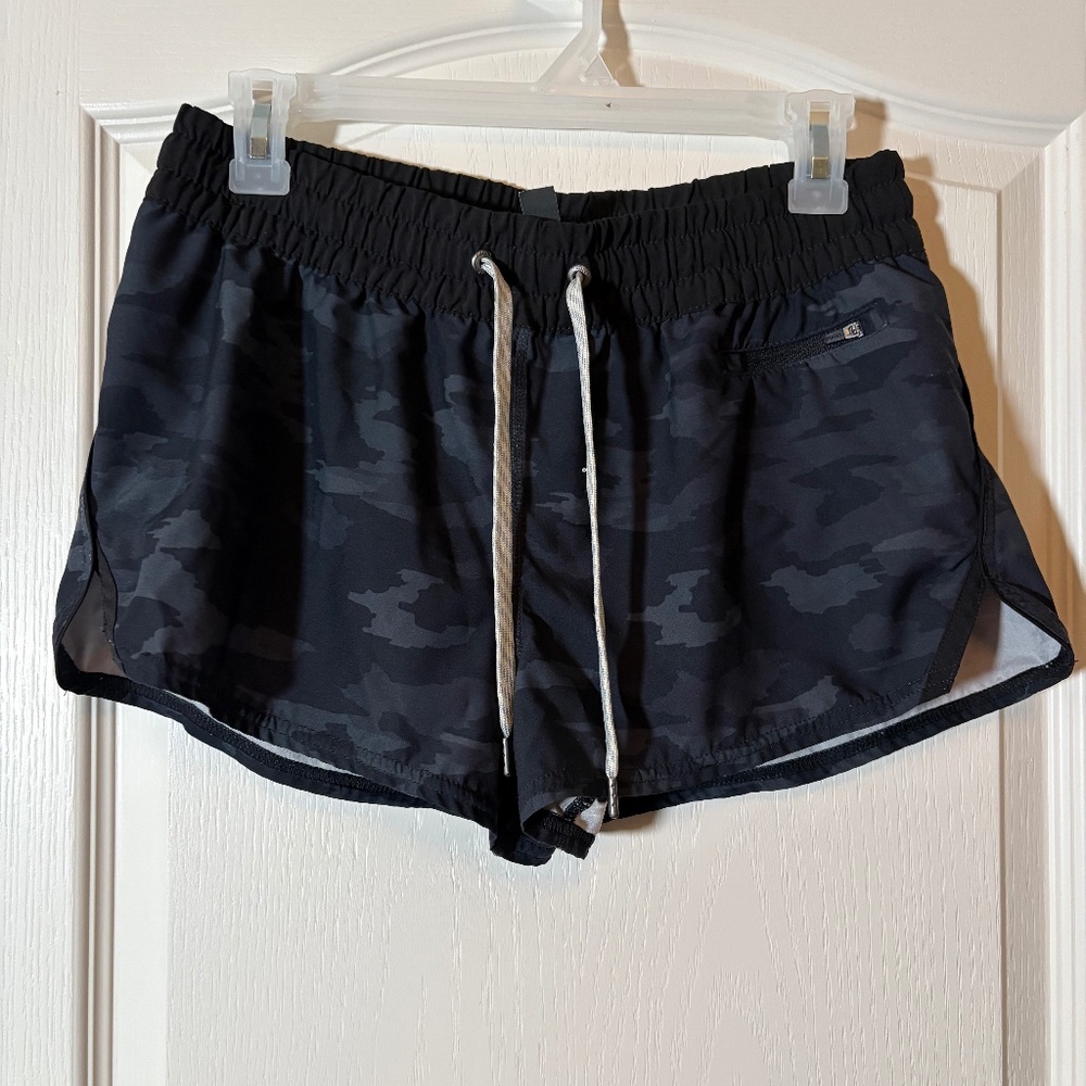 Vuori Clementine Athletic Shorts Women’s Size Medium Preloved